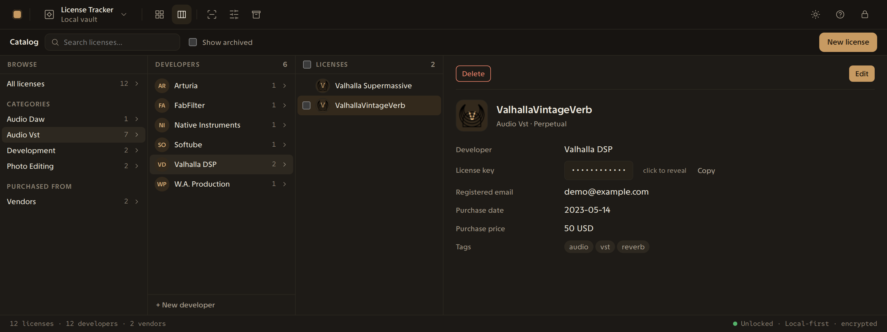 The same Miller-column catalog in dark theme.